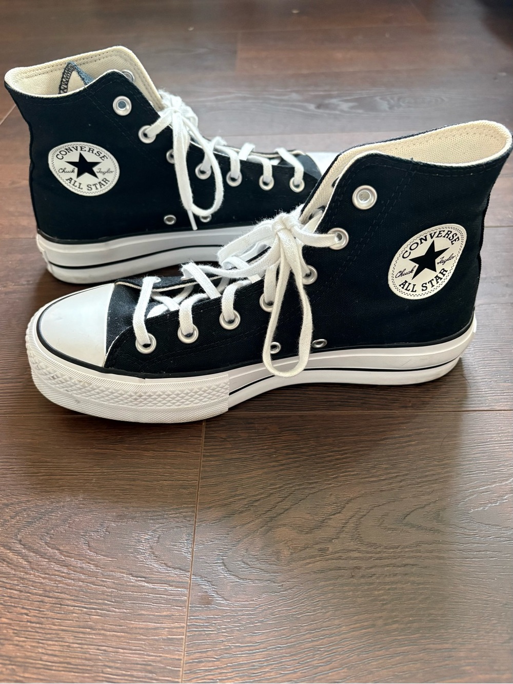 Women’s platform Converse Black White Top Chuck Taylor Sneakers